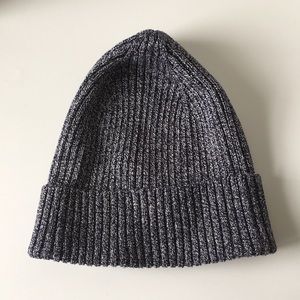 Black/gray beanie
